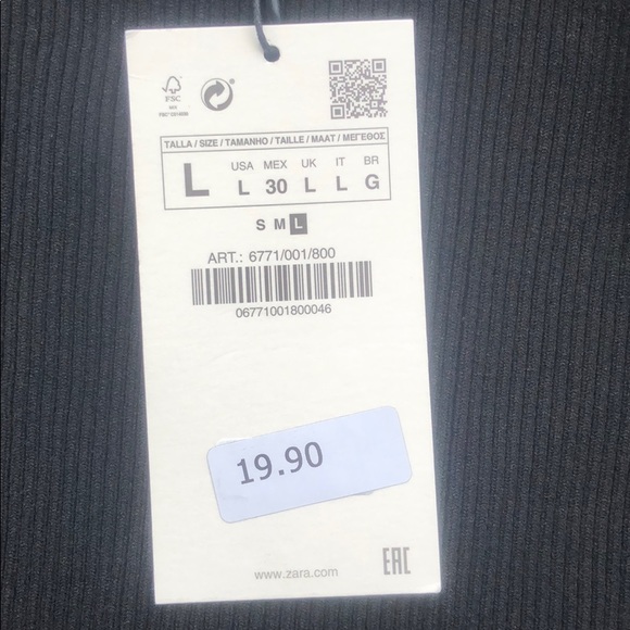 NWT Stretchy black sleeveless top - Picture 4 of 6